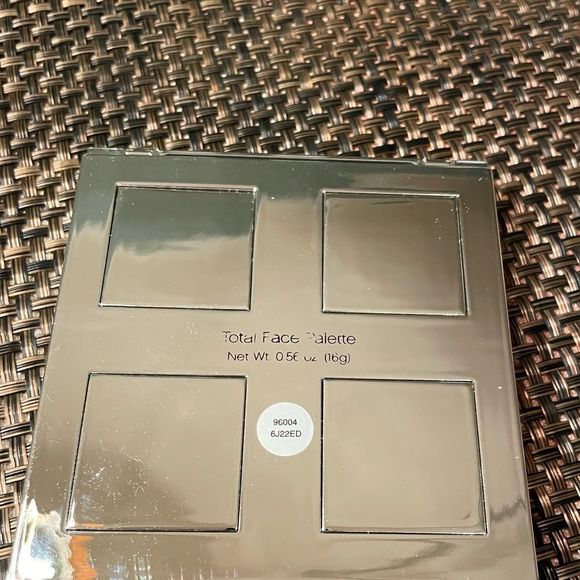 Elf Total Face Pallet - Picture 4 of 4